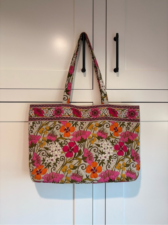 Vera Bradley Handbags - Vera Bradley Tea Garden Retired Floral Quilted Tote Bag Pink Orange Vintage